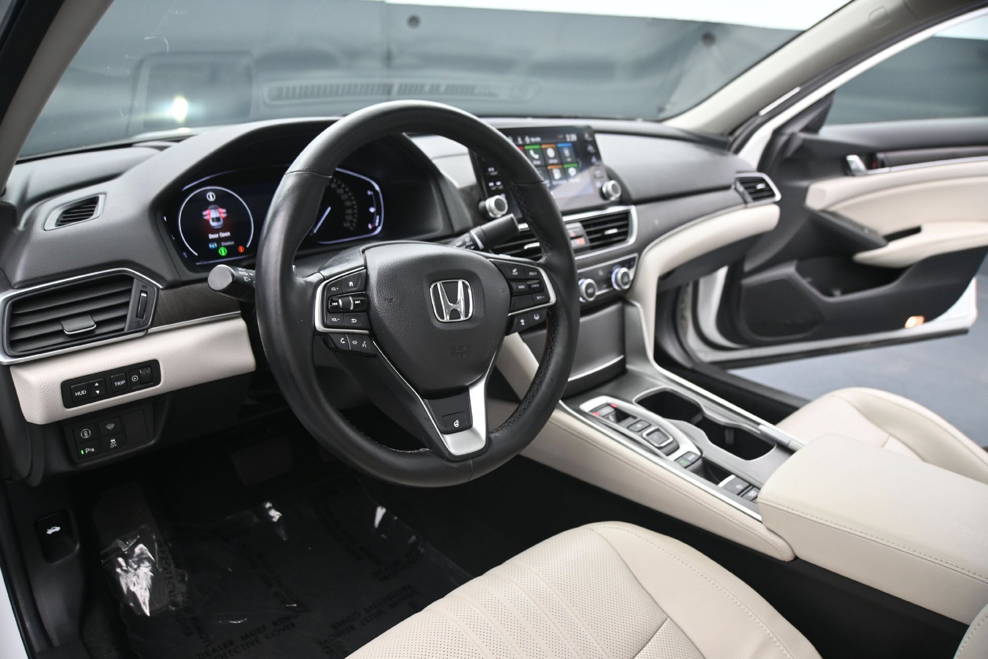 Used 2019 Honda Accord Touring image 25