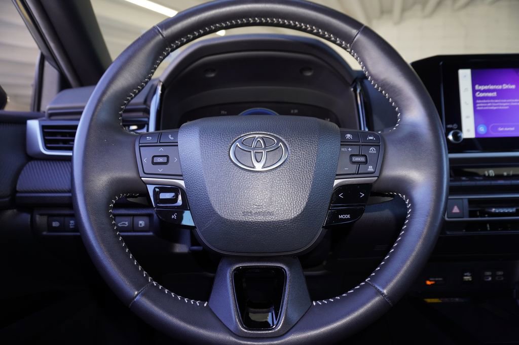 Certified 2025 Toyota Camry SE image 21
