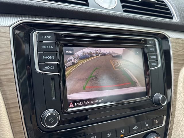 Used 2017 Volkswagen Passat 1.8T SE FWD image 13