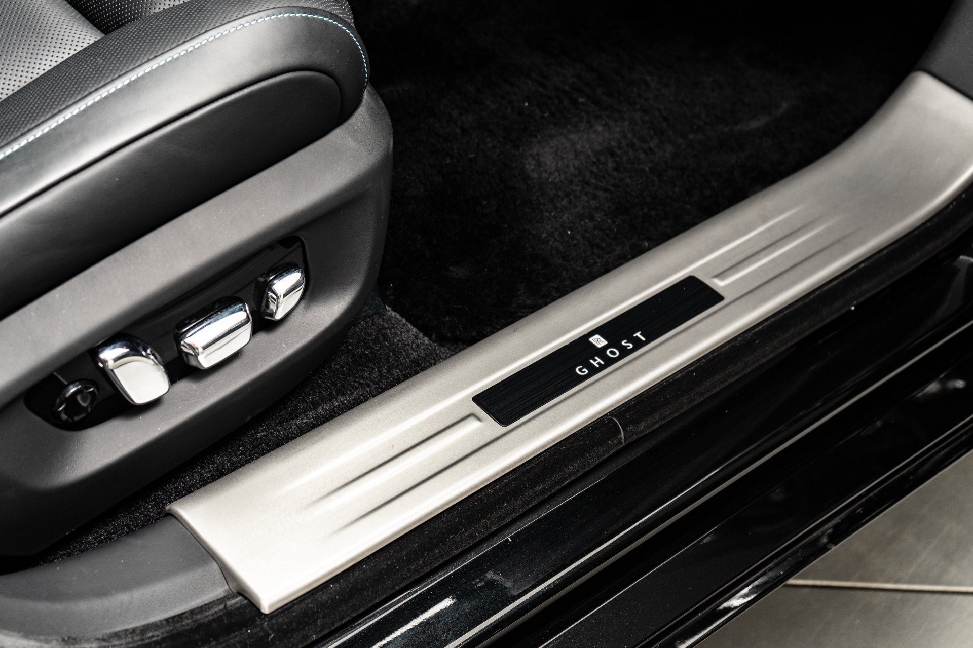 Used 2022 Rolls-Royce Ghost w/ Ghost Package AWD/4WD image 28
