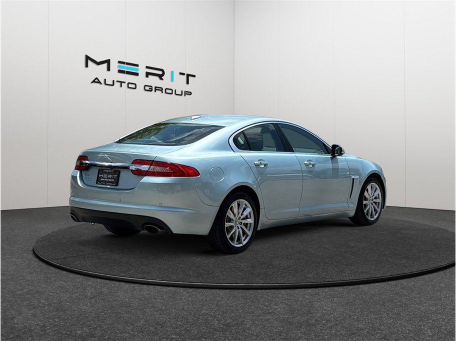 Used 2012 Jaguar XF RWD image 9