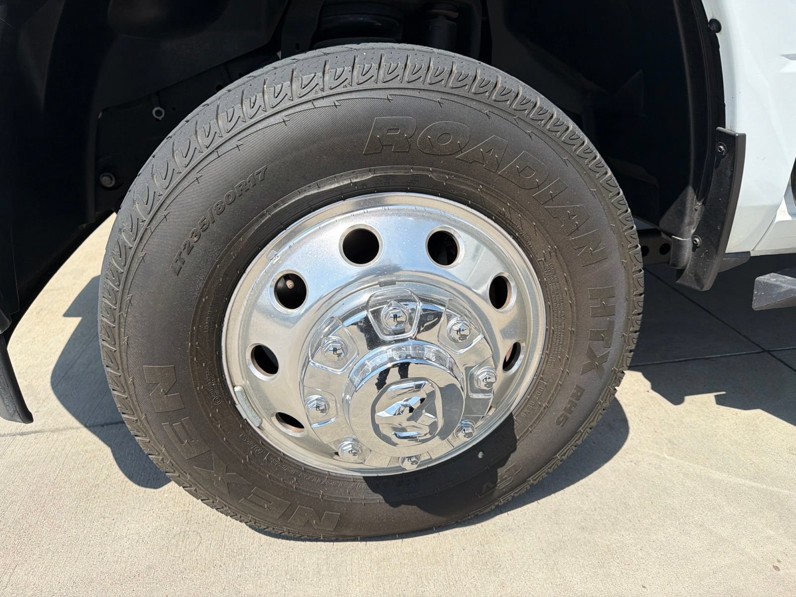 Used 2024 RAM 3500 Laramie w/ Chrome Bumper Package AWD/4WD image 12