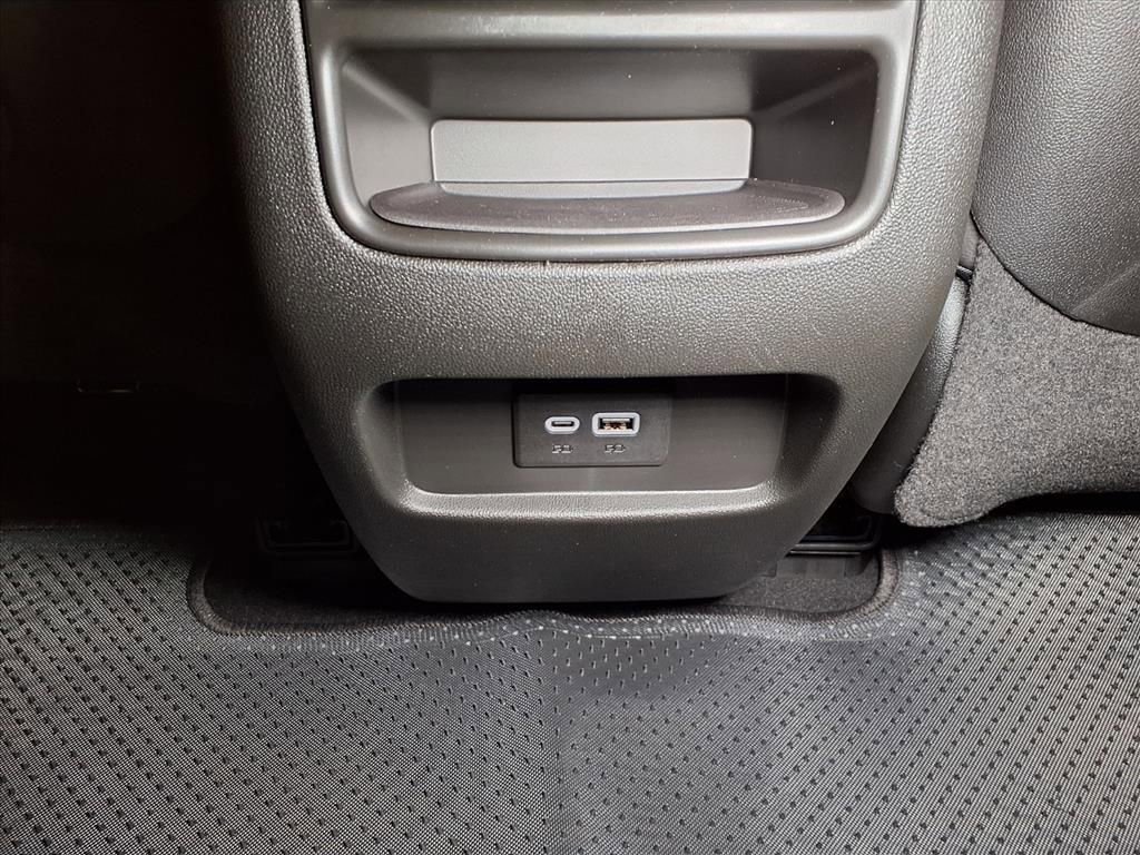 New 2026 Cadillac XT5 Luxury image 12