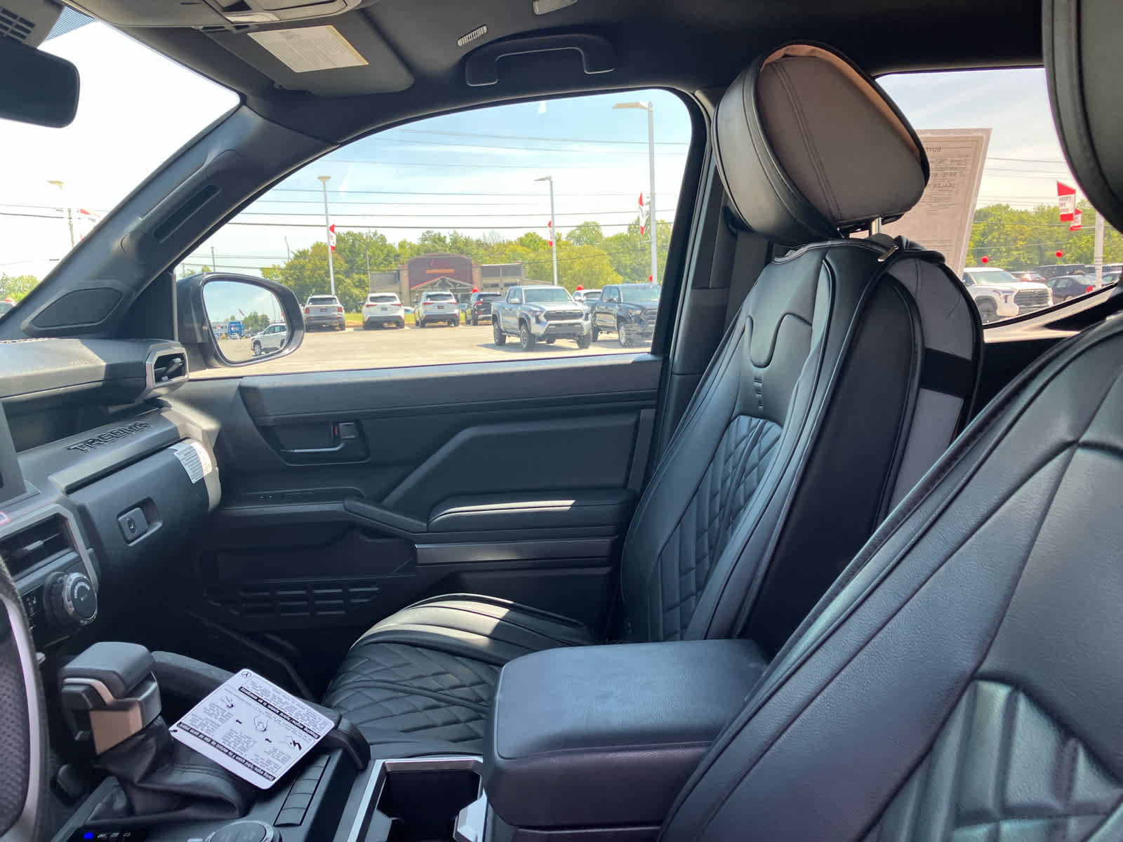 Certified 2024 Toyota Tacoma SR5 AWD/4WD image 12