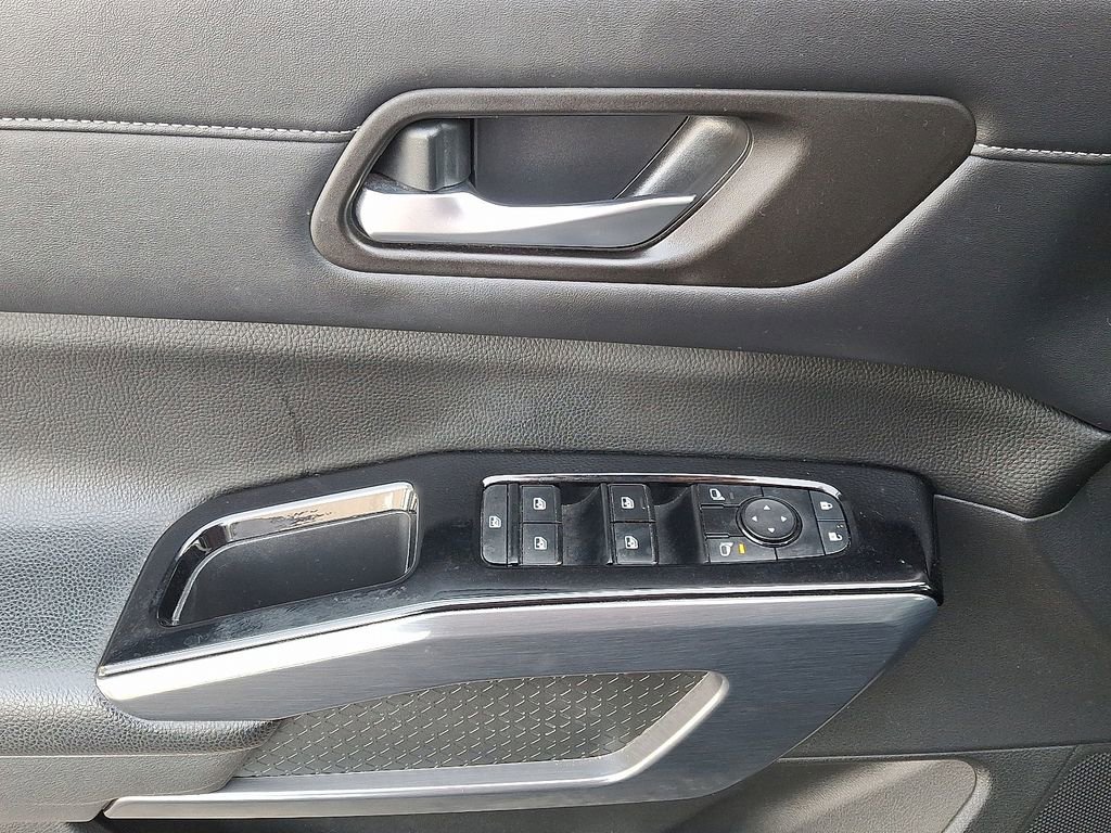 Used 2022 Nissan Pathfinder SL image 11