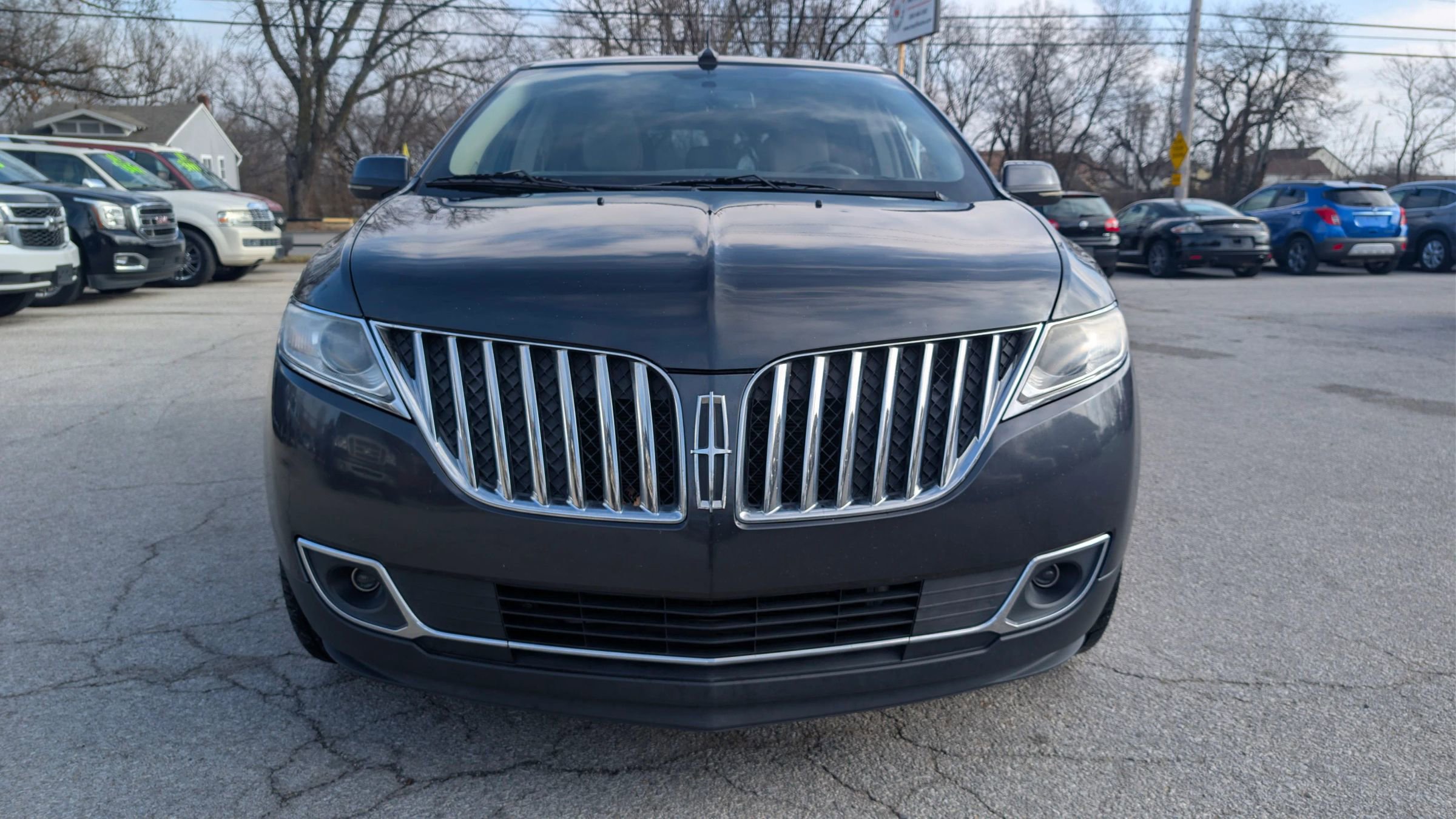 Used 2013 Lincoln MKX AWD image 2