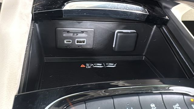 Used 2023 Buick Envision Avenir image 30