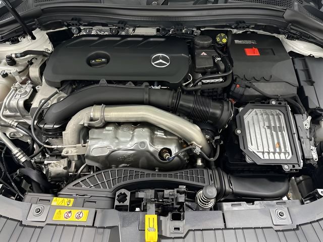 Used 2025 Mercedes-Benz GLA 250 4MATIC image 10