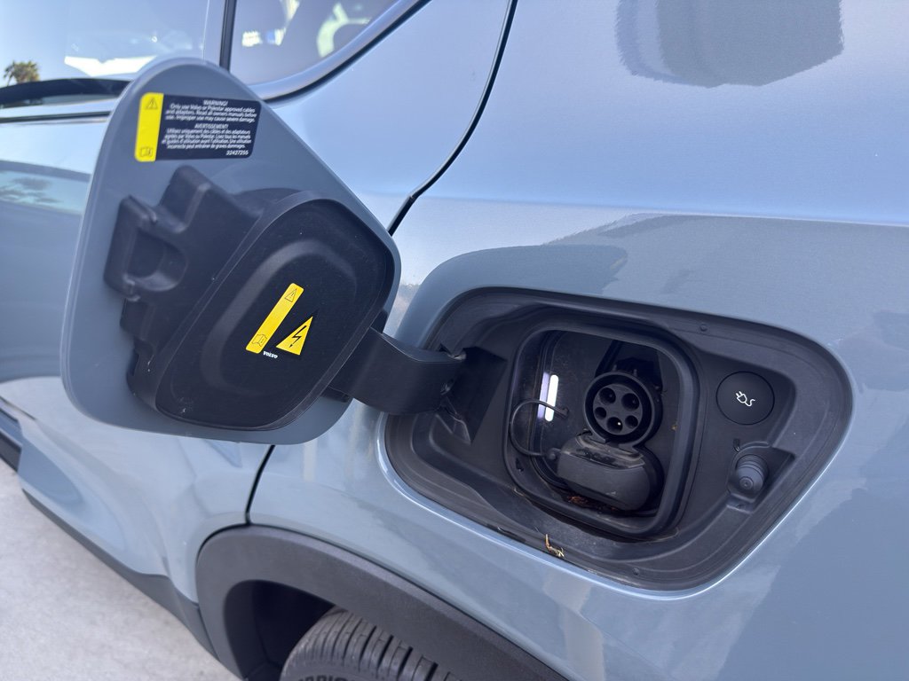 Used 2023 Volvo C40 P8 Recharge Ultimate image 24