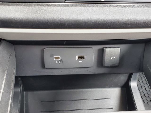 Used 2024 Land Rover Defender 110 S image 32