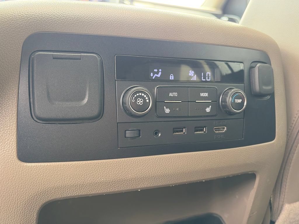 Used 2018 Chevrolet Suburban Premier AWD/4WD image 12