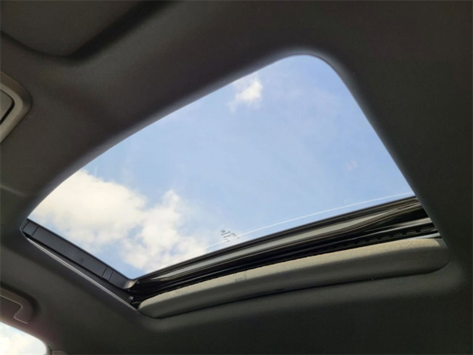 Used 2025 Honda Ridgeline TrailSport image 9