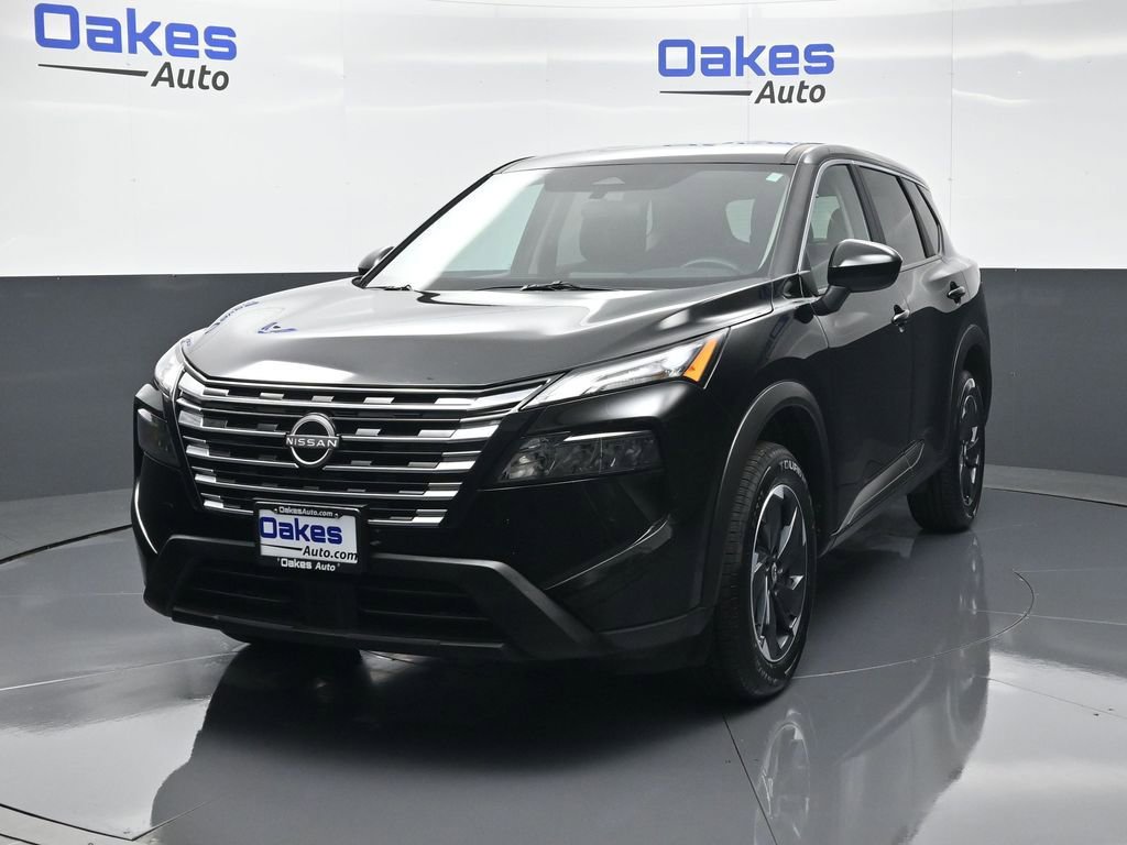 Used 2025 Nissan Rogue SV image 4