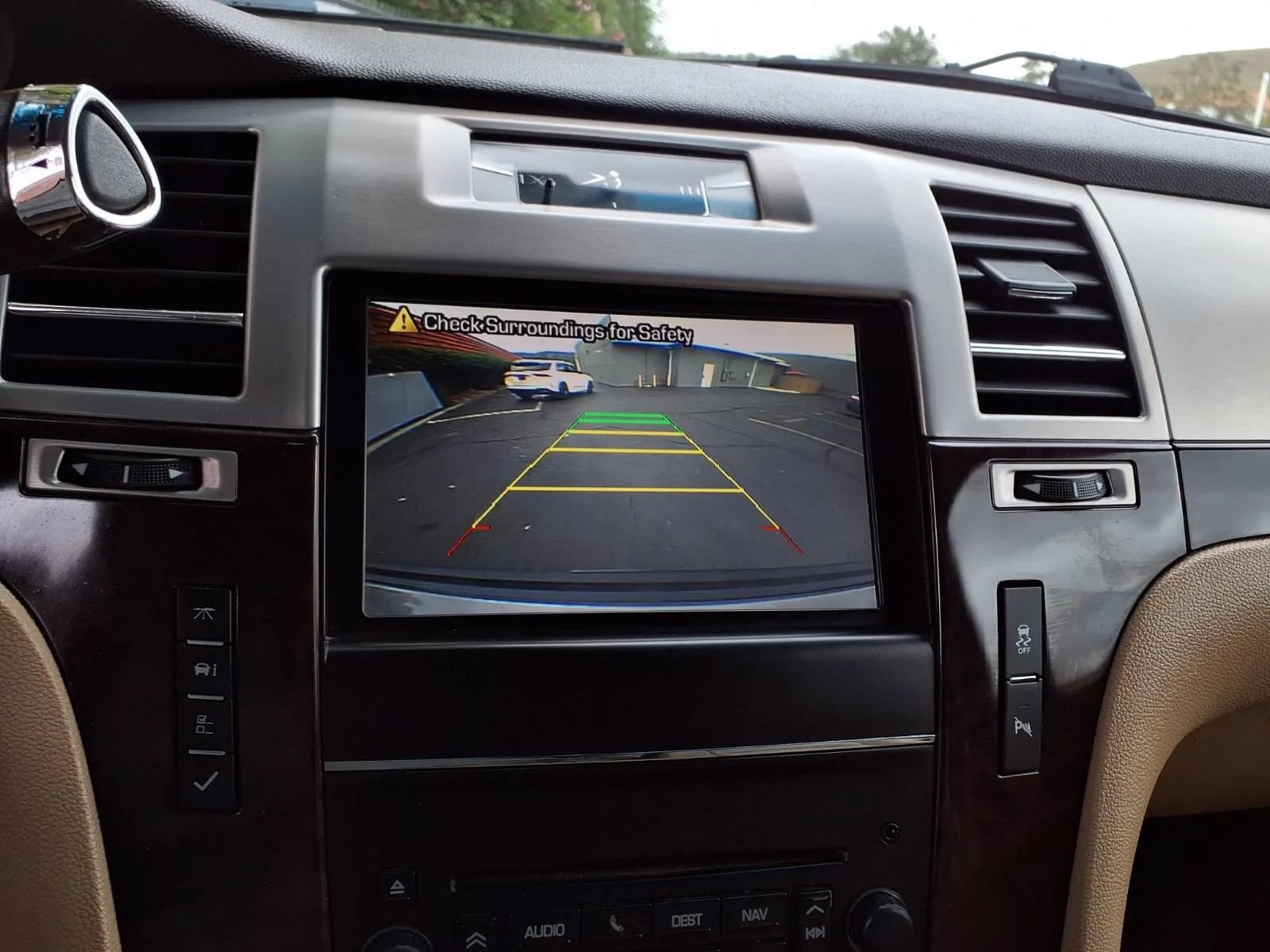 Used 2013 Cadillac Escalade ESV Luxury AWD/4WD image 12