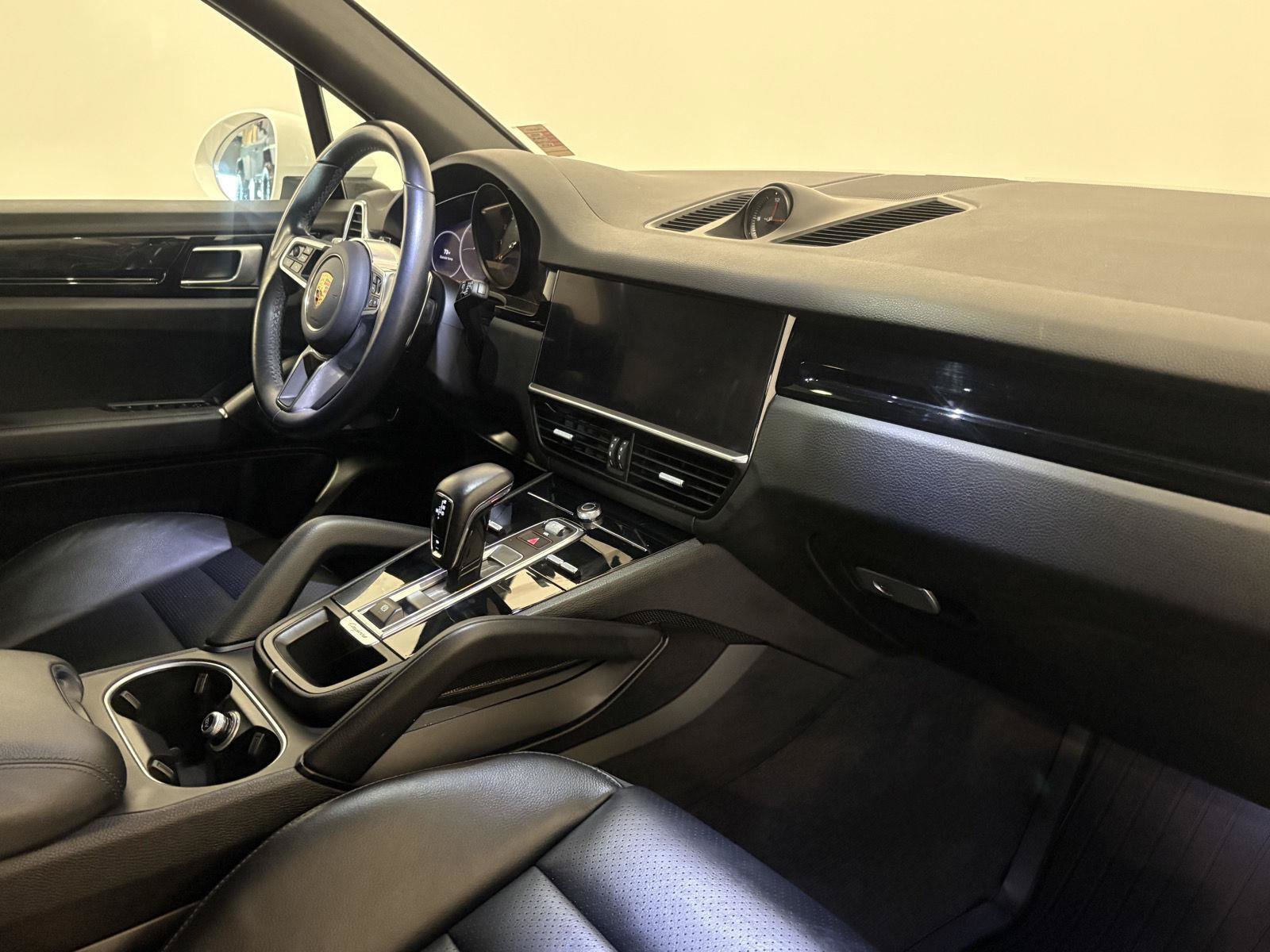Used 2022 Porsche Cayenne AWD/4WD image 50