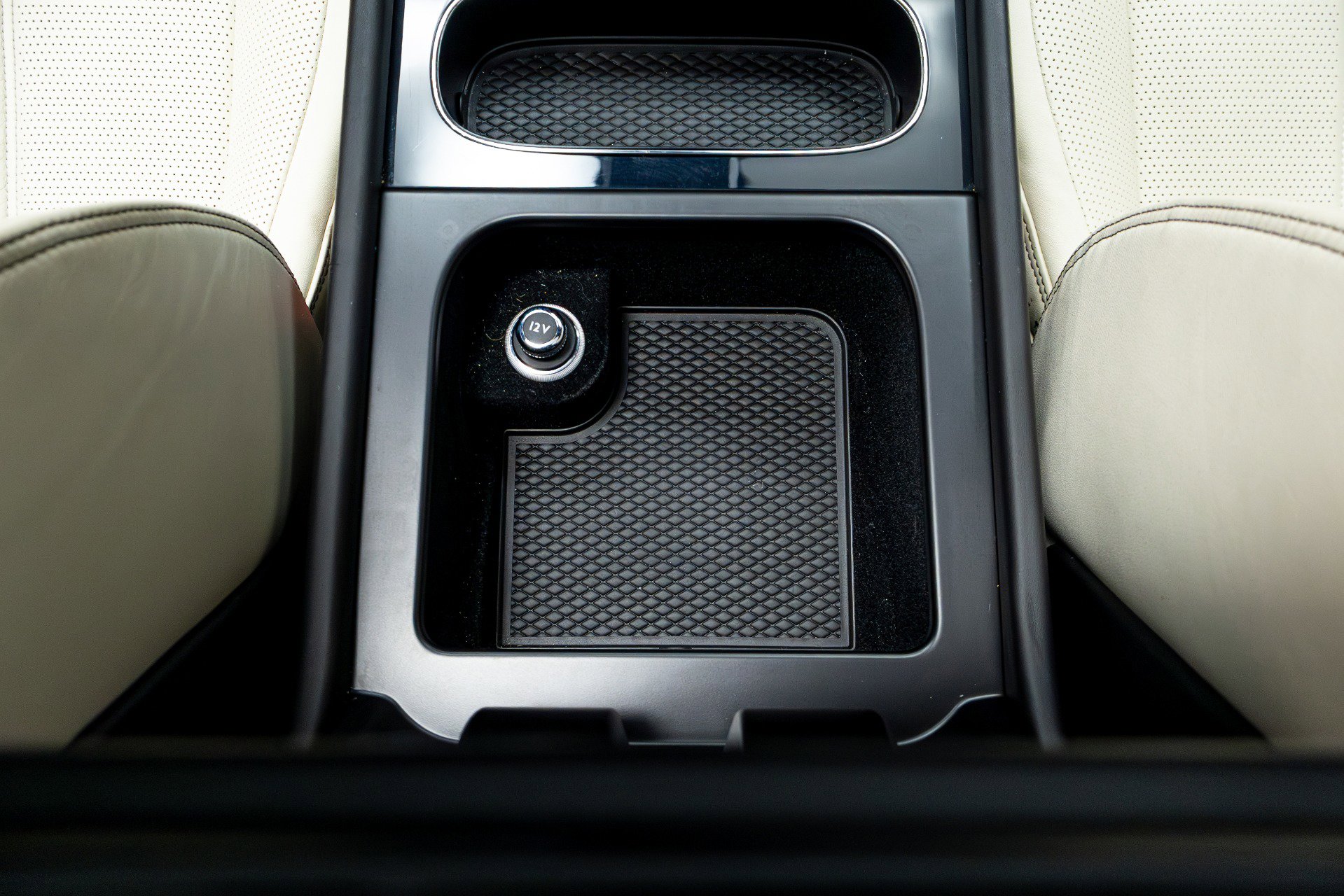 Used 2021 Bentley Bentayga w/ First Edition Specification image 38