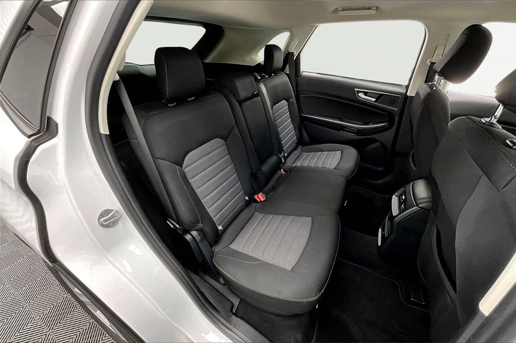 Used 2024 Ford Edge SE image 27
