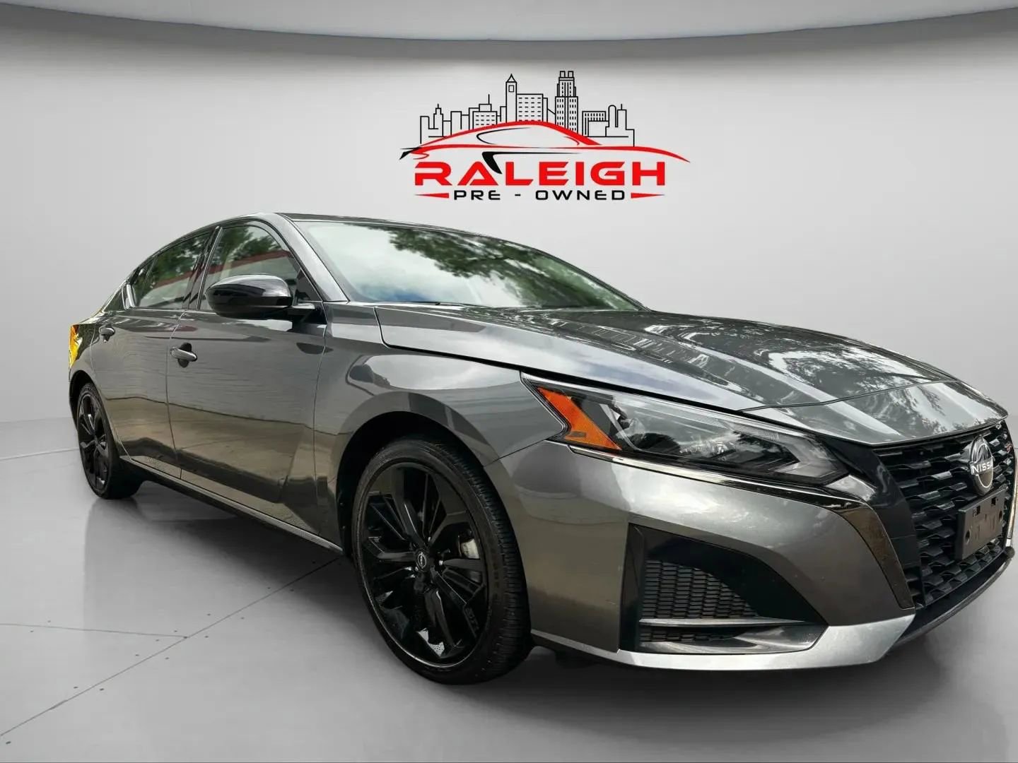 Used 2024 Nissan Altima 2.5 SR image 8