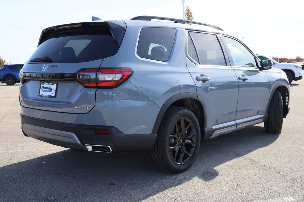 New 2025 Honda Pilot Touring image 6