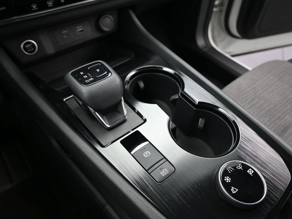 Used 2022 Nissan Rogue SV image 19