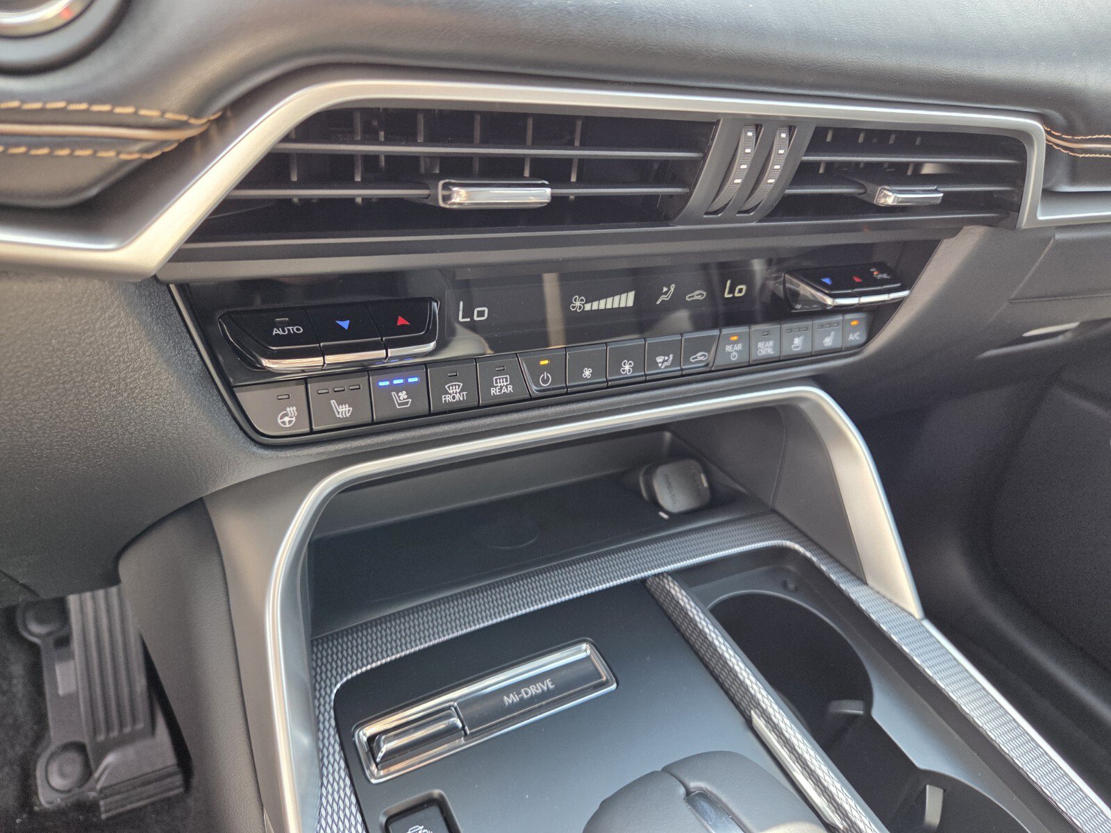 New 2026 MAZDA CX-90 Plug-In Hybrid w/ Premium Plus AWD/4WD image 24