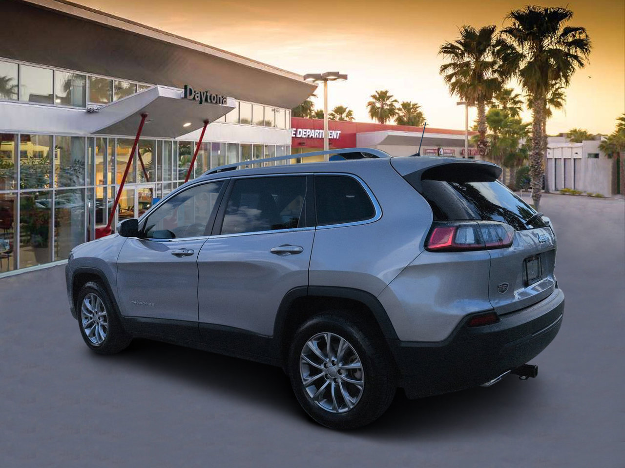 Used 2021 Jeep Cherokee Latitude Lux FWD image 5