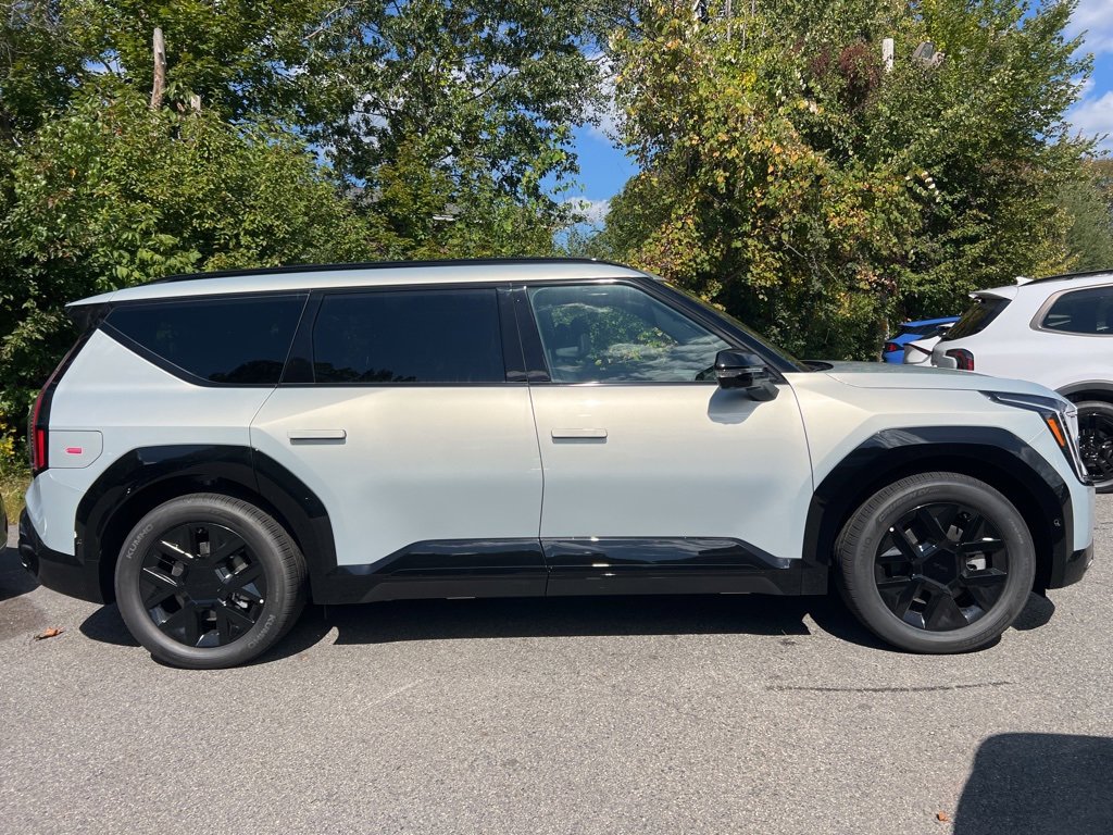 New 2026 Kia EV9 Land w/ Nightfall Edition Package image 3