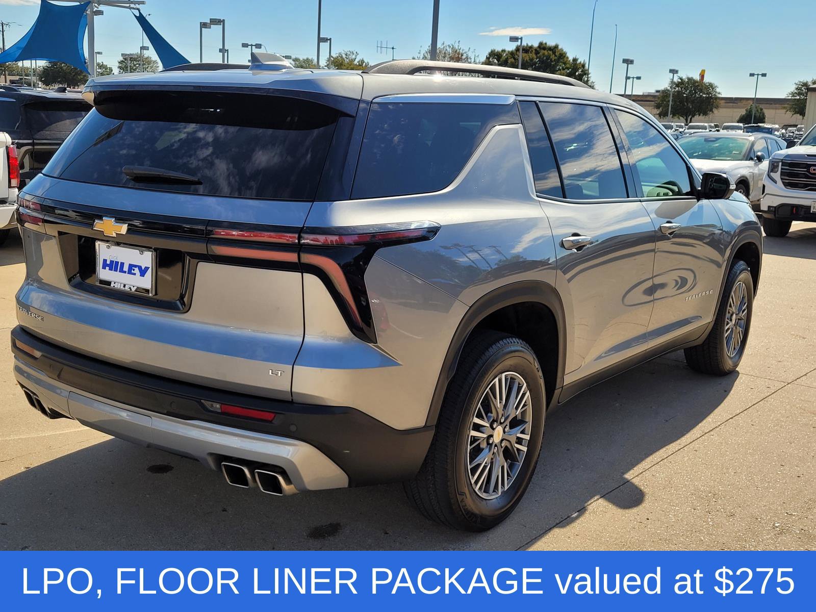 Used 2024 Chevrolet Traverse LT w/ Trailering Package FWD image 4