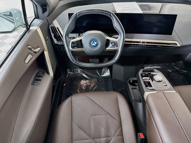 Certified 2024 BMW iX xDrive50 w/ Premium Package AWD/4WD image 24