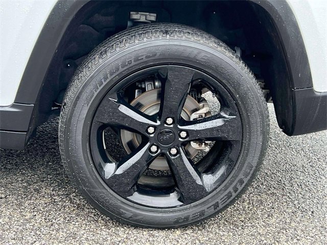 Certified 2023 Jeep Grand Cherokee Altitude image 10