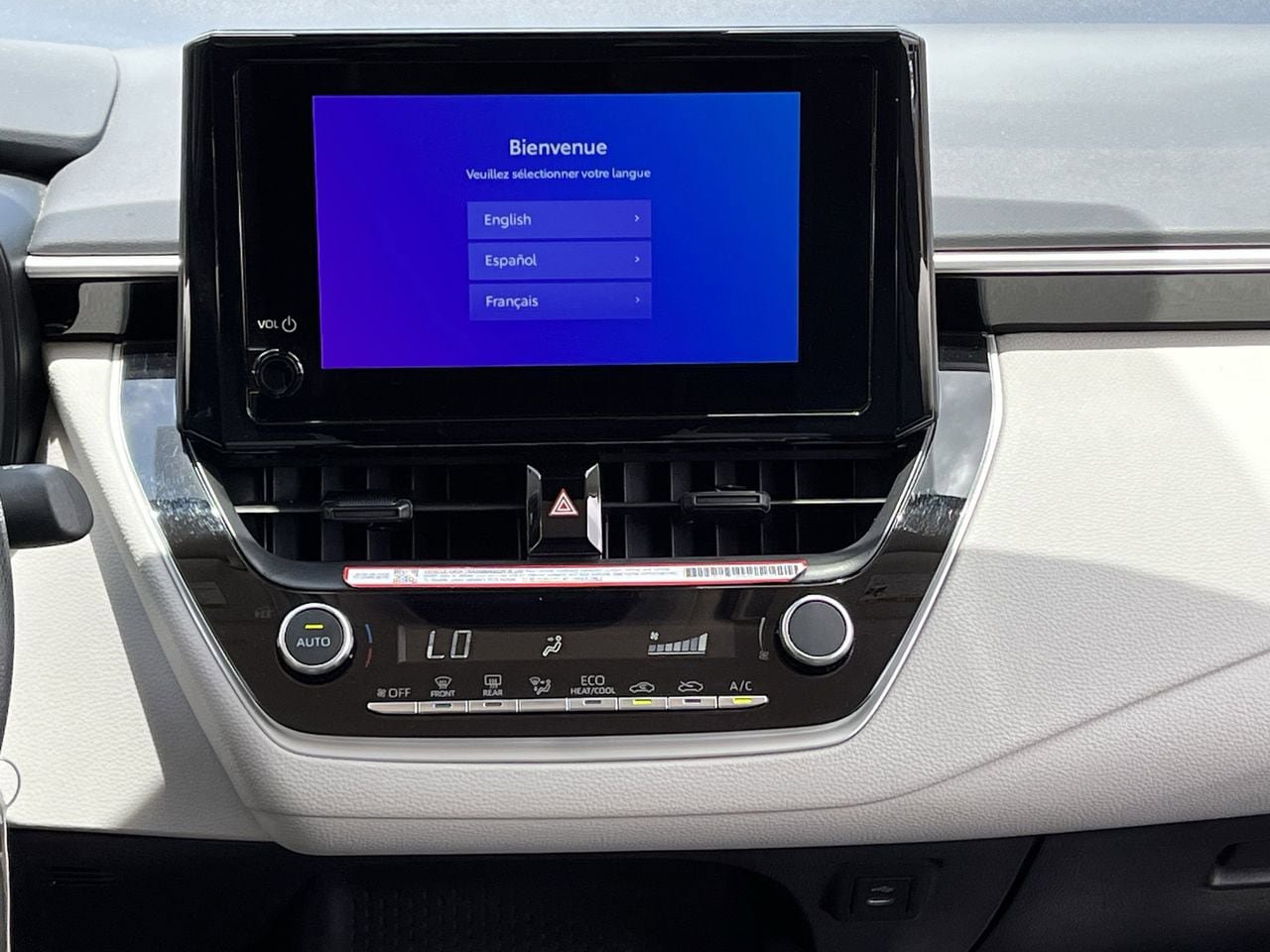 Used 2025 Toyota Corolla LE FWD image 15