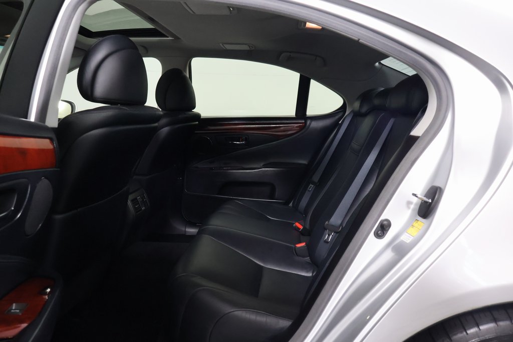 Used 2012 Lexus LS 460 w/ Comfort Pkg RWD image 11