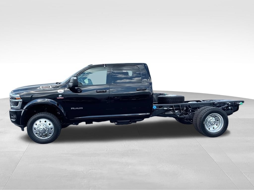 New 2026 RAM 4500 4x4 Crew Cab DRW w/ Laramie Trim Package image 5