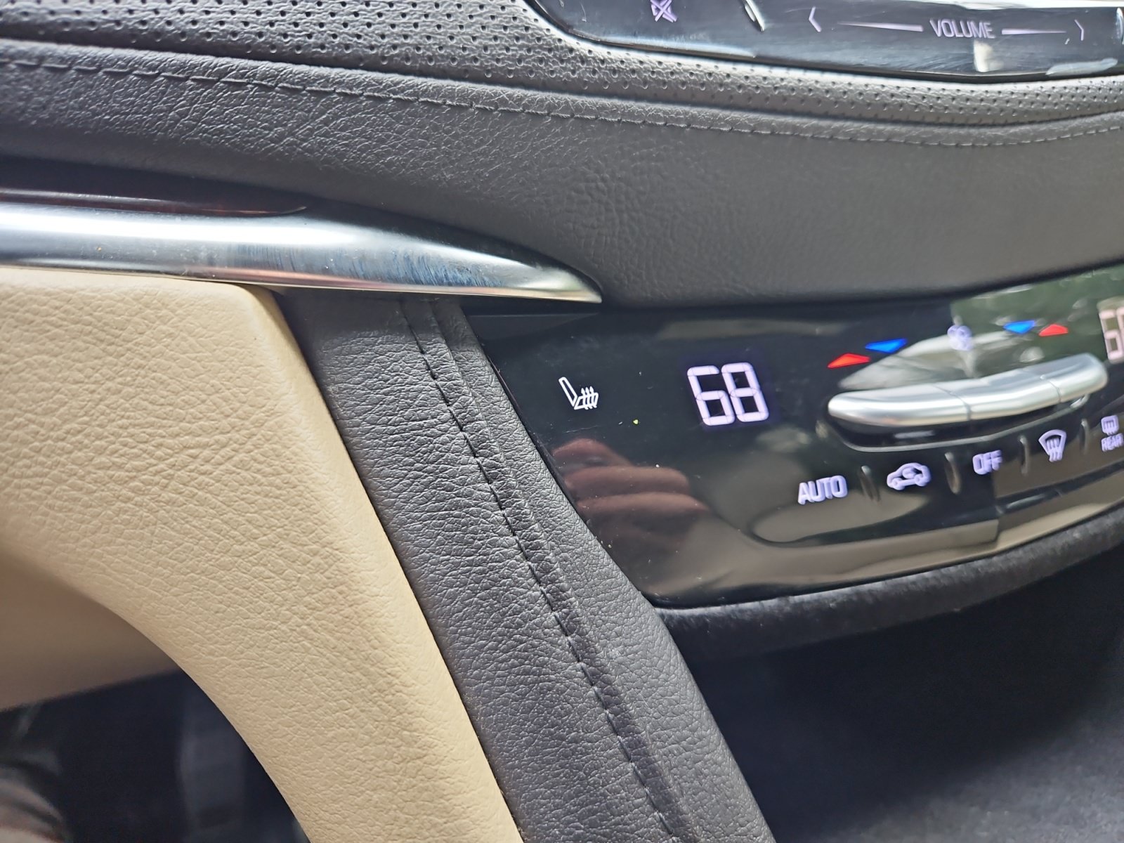 Used 2017 Cadillac XT5 Luxury w/ Driver Awareness Package FWD image 24