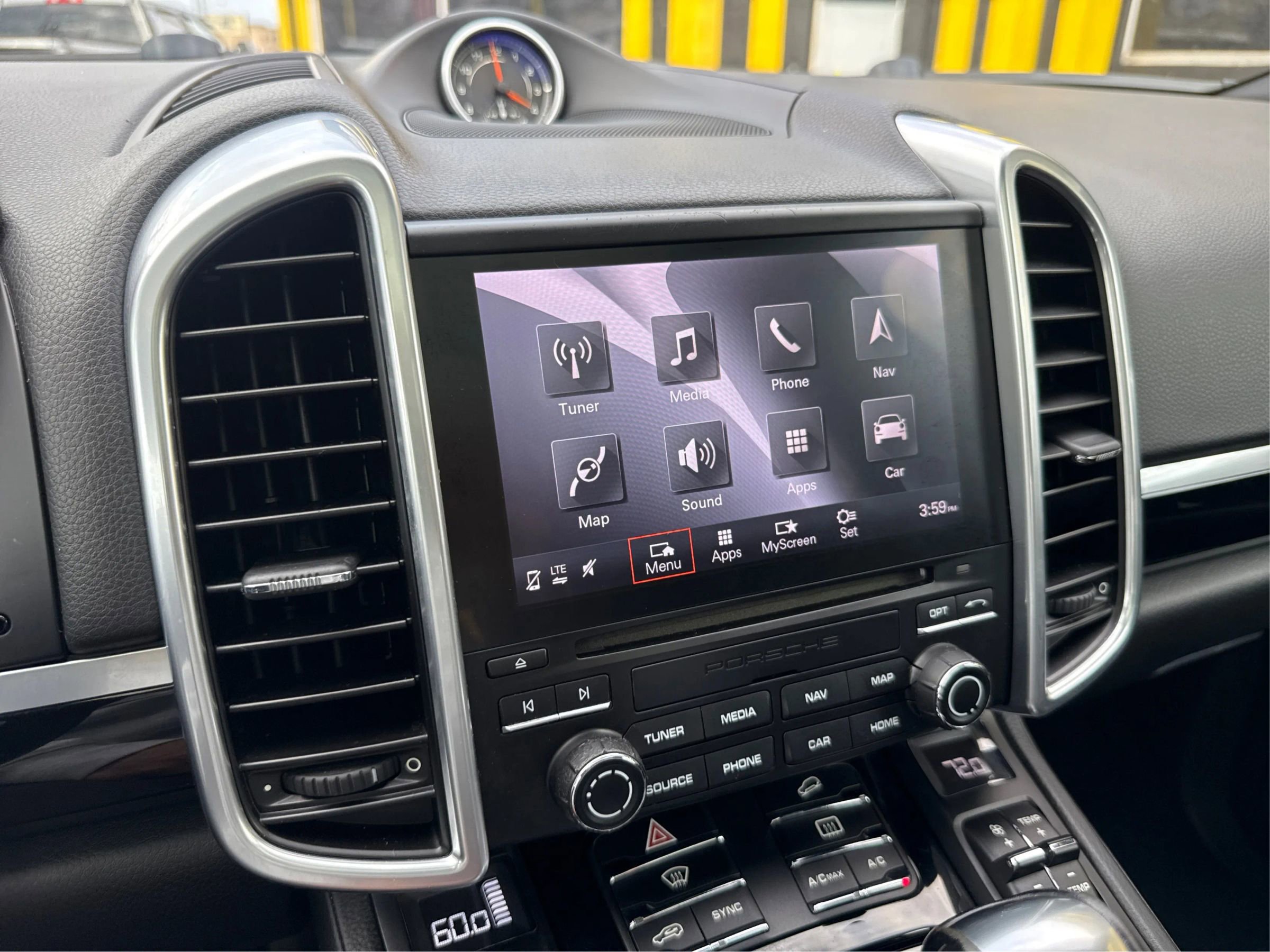 Used 2017 Porsche Cayenne Platinum Edition AWD/4WD image 13