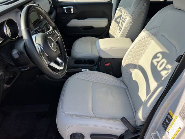 Used 2022 Jeep Wrangler Unlimited Sahara image 10