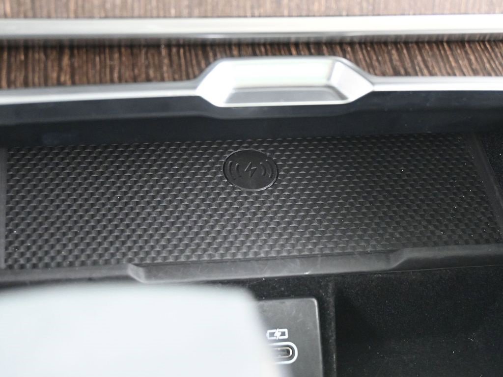 Used 2024 Land Rover Range Rover SE image 11