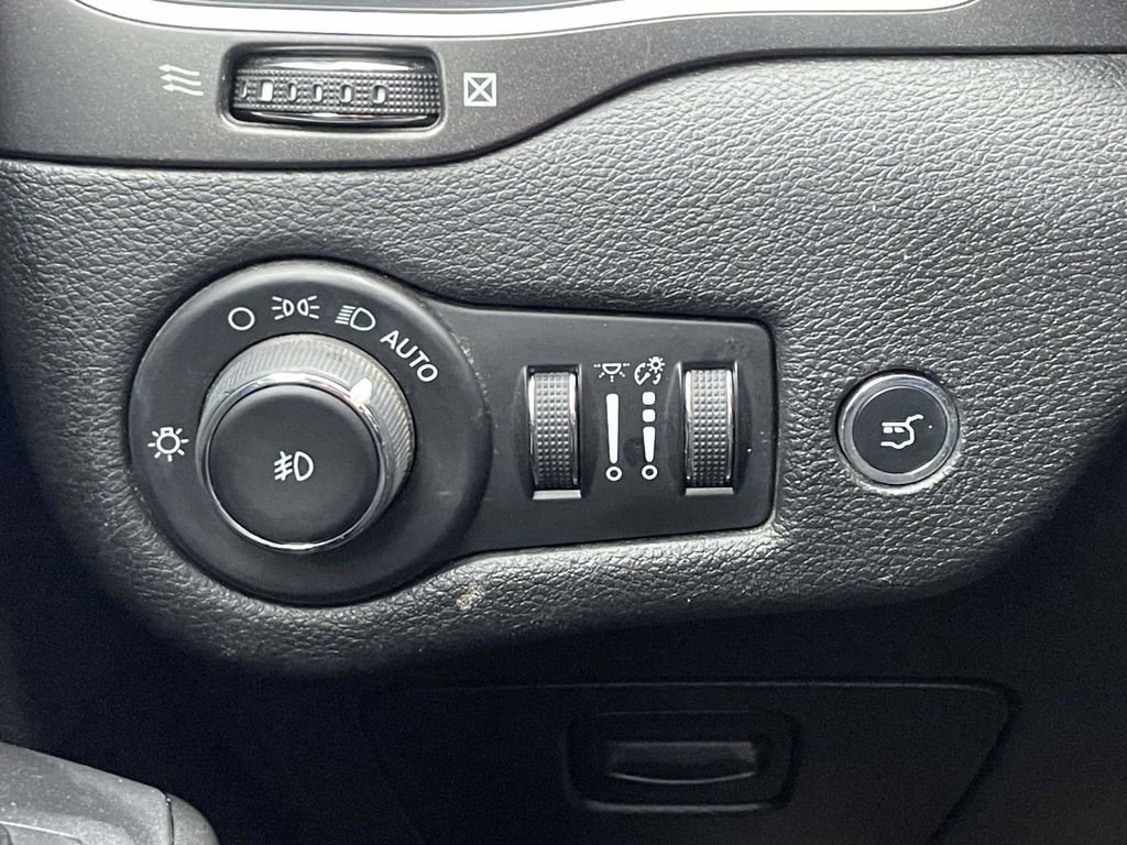 Certified 2021 Jeep Cherokee Trailhawk w/ Comfort/Convenience Group image 28