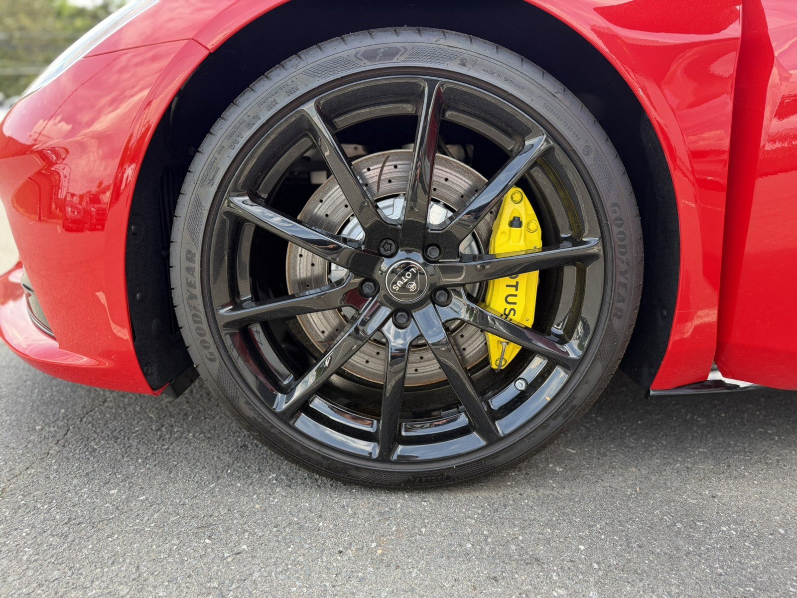 Used 2025 Lotus Emira RWD image 12
