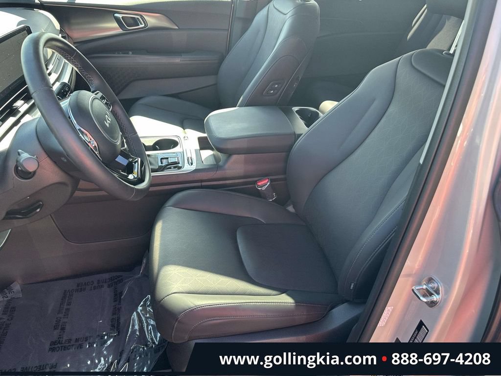 Certified 2026 Kia Carnival SX w/ SX Dark Edition Package FWD image 16
