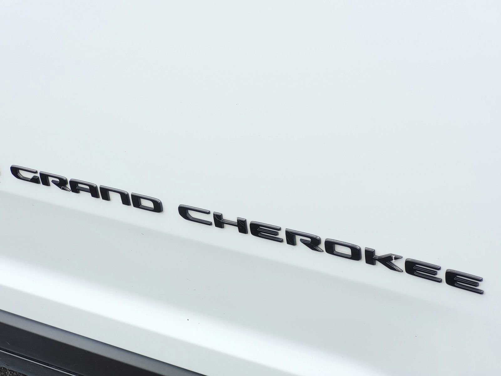 Used 2024 Jeep Grand Cherokee Altitude AWD/4WD image 25