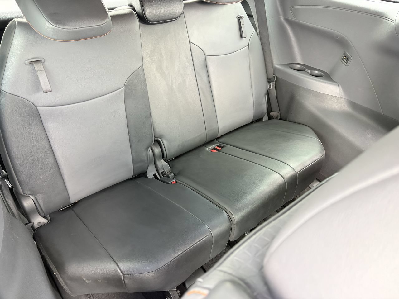Used 2022 Toyota Sienna XSE w/ XSE Plus Package AWD/4WD image 15