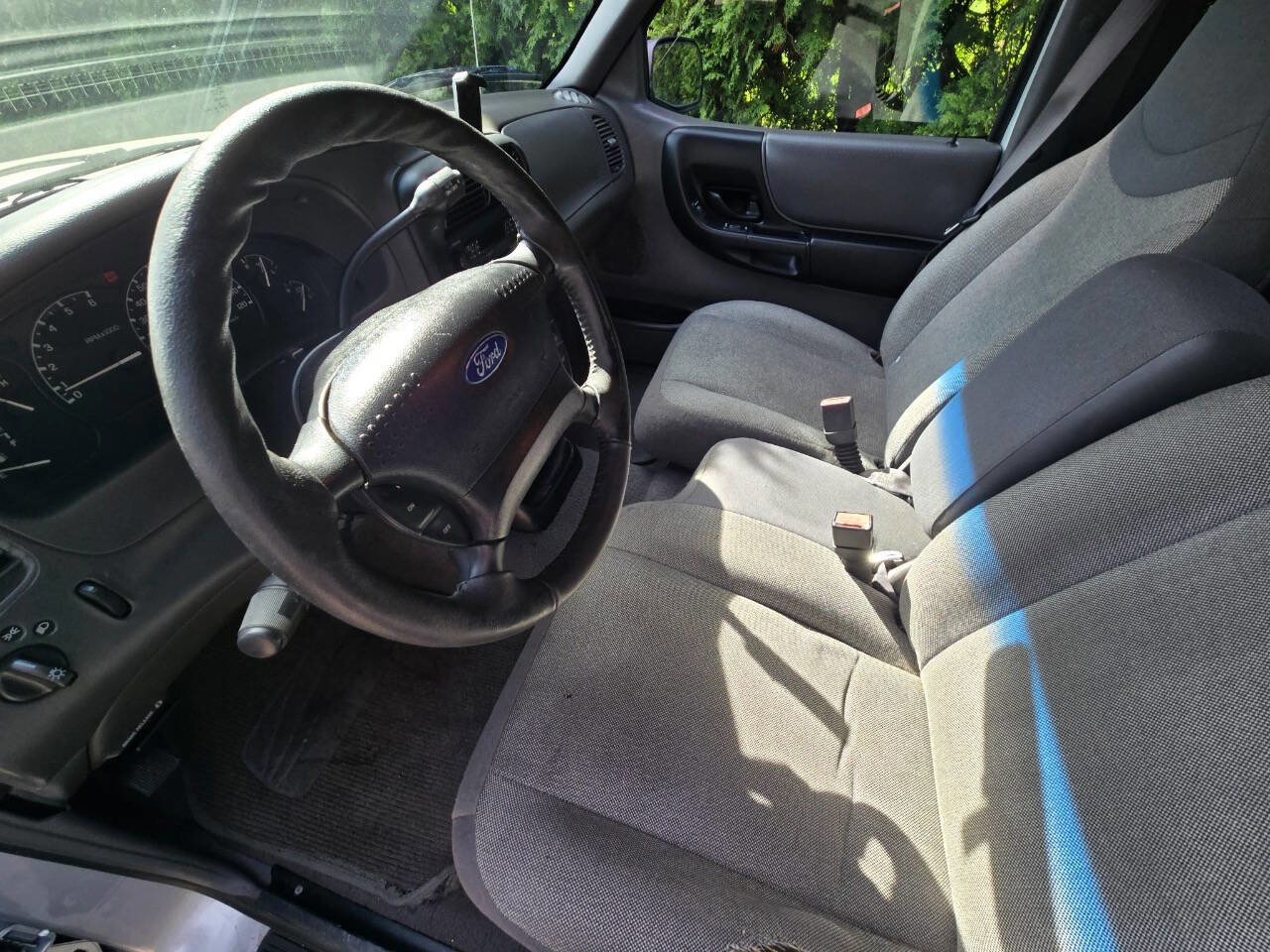 Used 2002 Ford Ranger XLT image 2