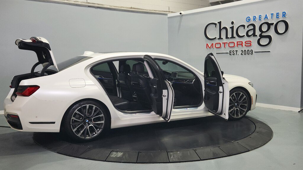 Used 2022 BMW 750i xDrive w/ Executive Package AWD/4WD image 22