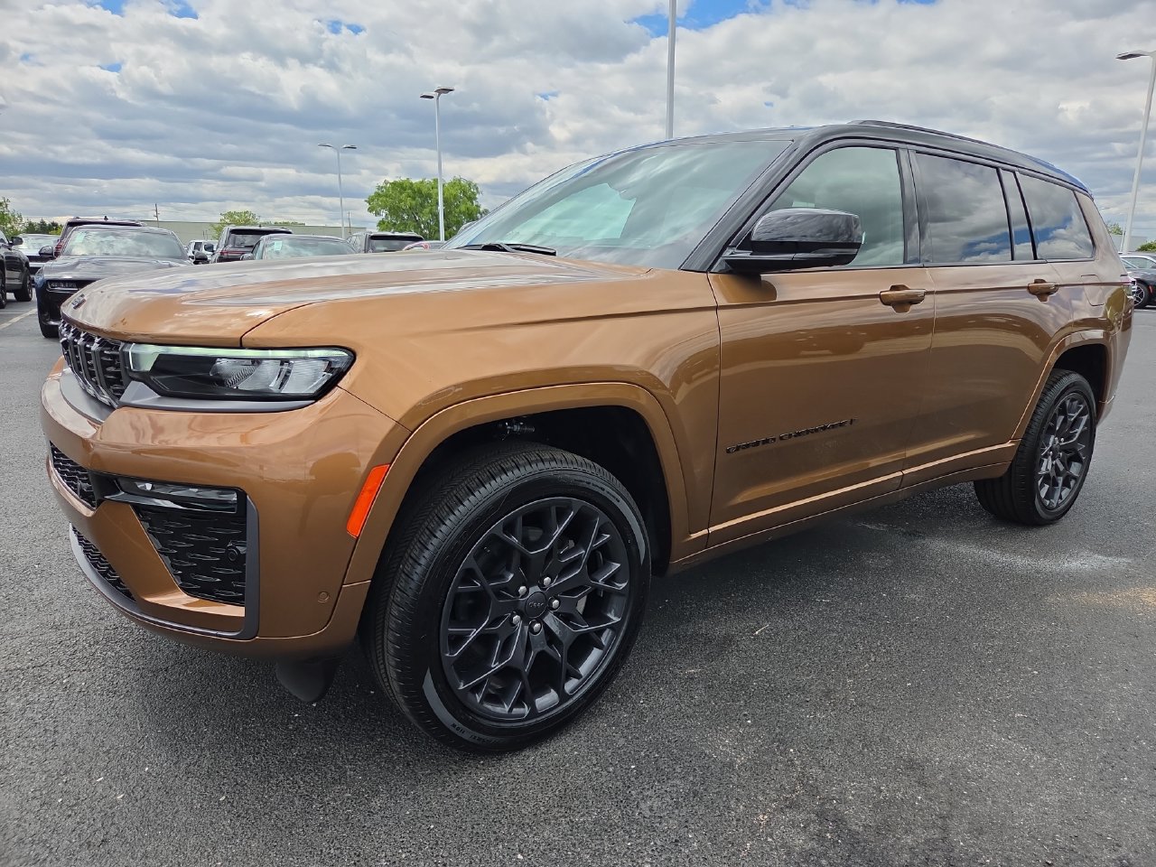 New 2026 Jeep Grand Cherokee L Summit w/ Obsidian Package AWD/4WD image 3