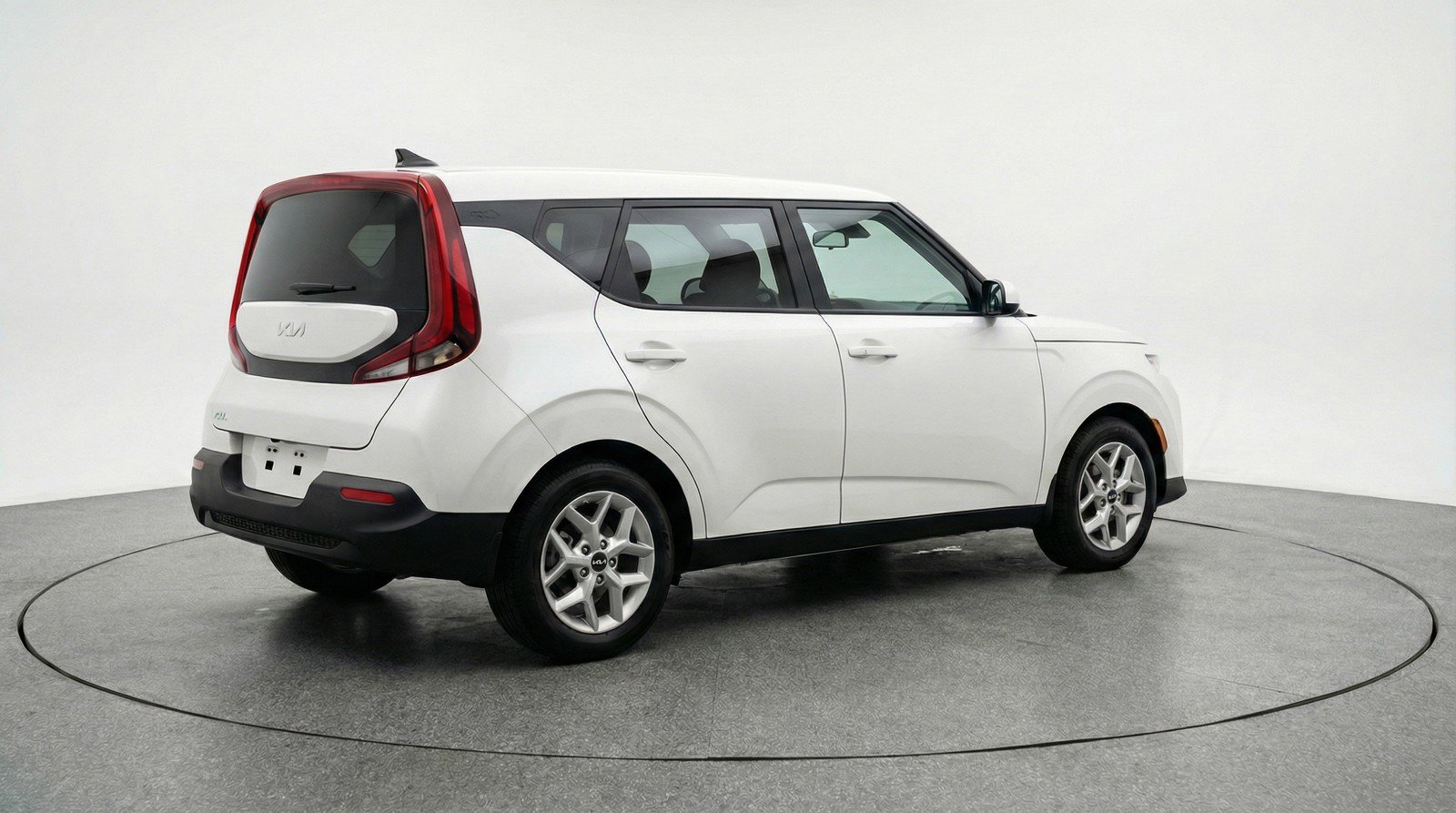 Used 2025 Kia Soul LX w/ LX Technology Package FWD image 9