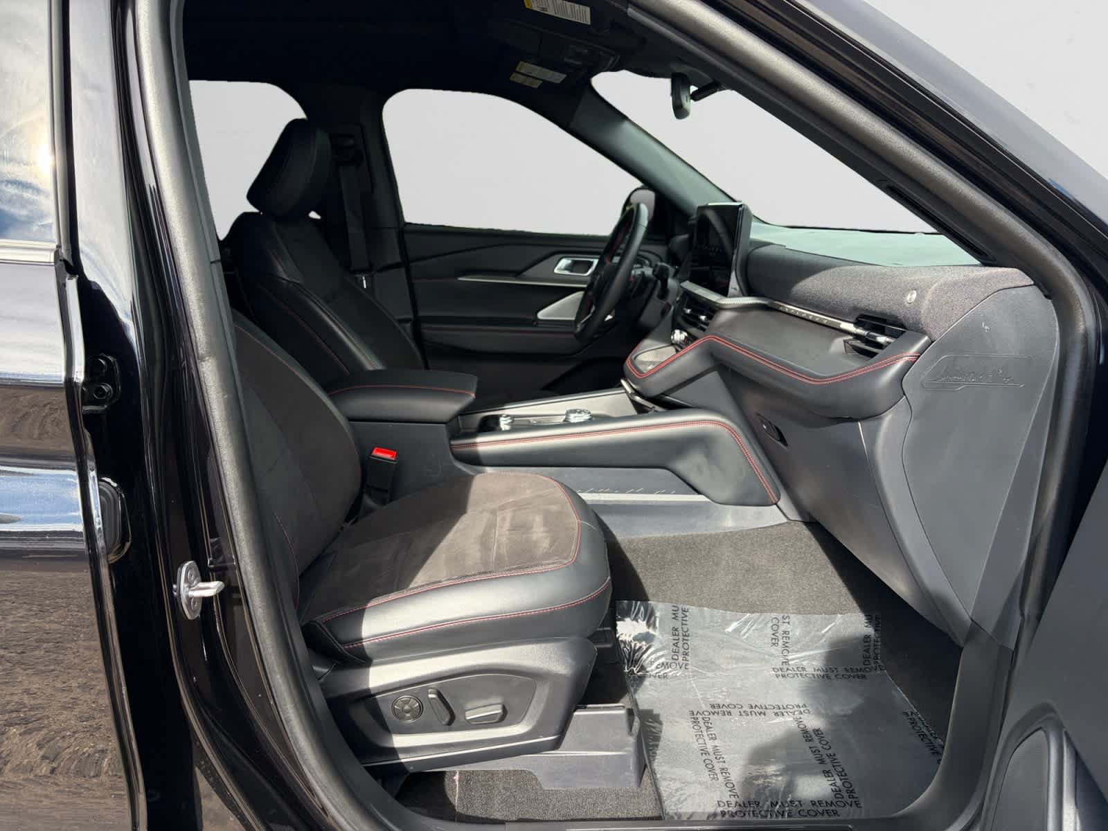 Used 2025 Ford Explorer ST AWD/4WD image 15