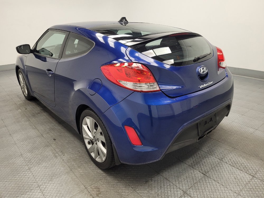 Used 2016 Hyundai Veloster FWD image 5