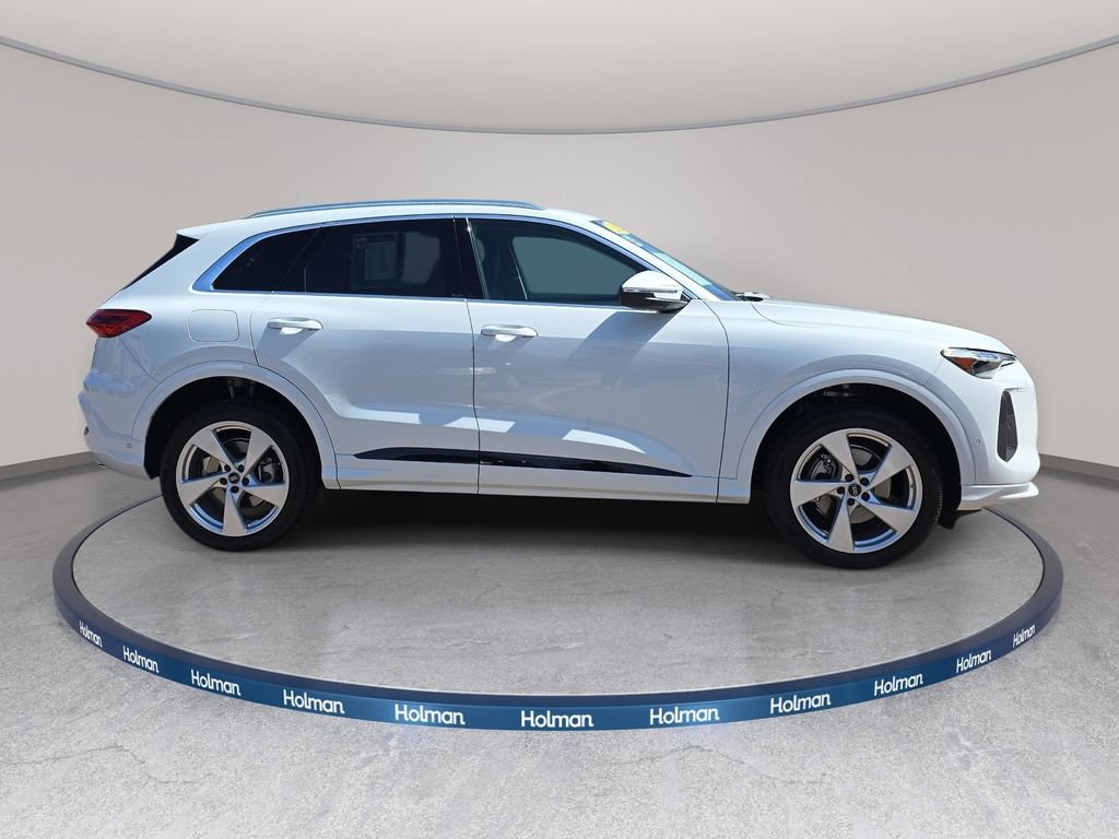 Certified 2025 Audi Q5 Premium w/ Premium Plus AWD/4WD image 5