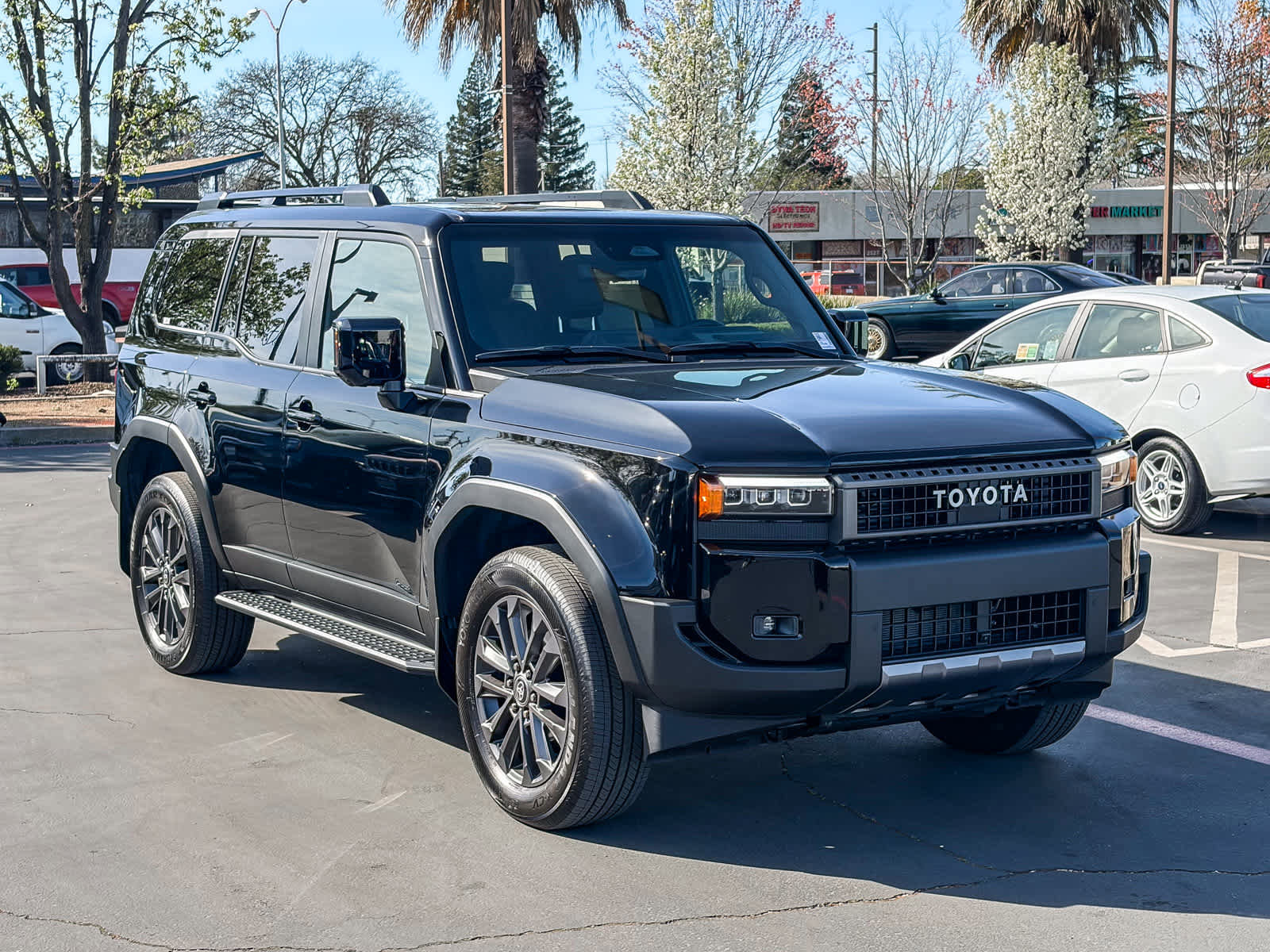 Used 2025 Toyota Land Cruiser w/ Premium Package image 5